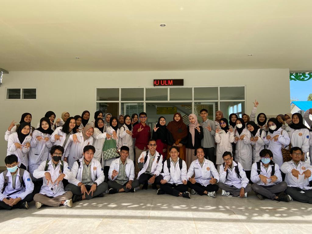 Pengenalan Alat FTIR Dan SAA Kepada Mahasiswa Kimia FMIPA ULM