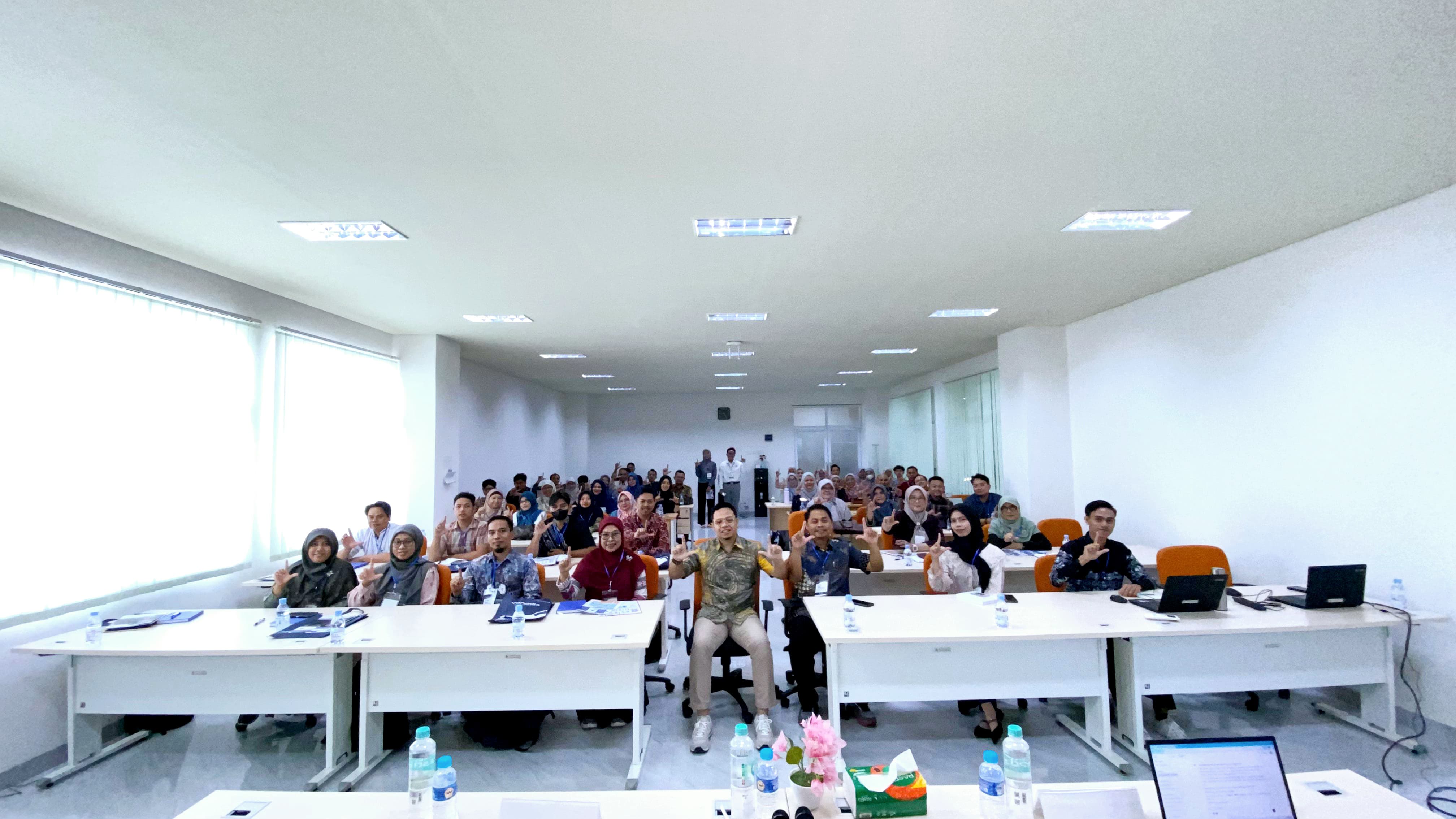 Workshop Kerjasama ULM dan PT. Vanadia: Advanced Microscopy untuk Penelitian Nanoteknologi – Imaging Resolusi Tinggi, Analisis, dan Persiapan Sampel